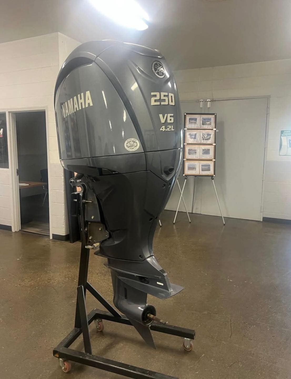 Yamaha F250 V6 4.2L FourStroke Outboard - Image 3