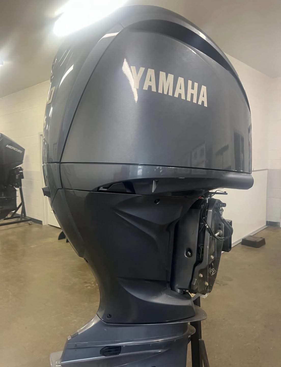 Yamaha F250 V6 4.2L FourStroke Outboard - Image 5