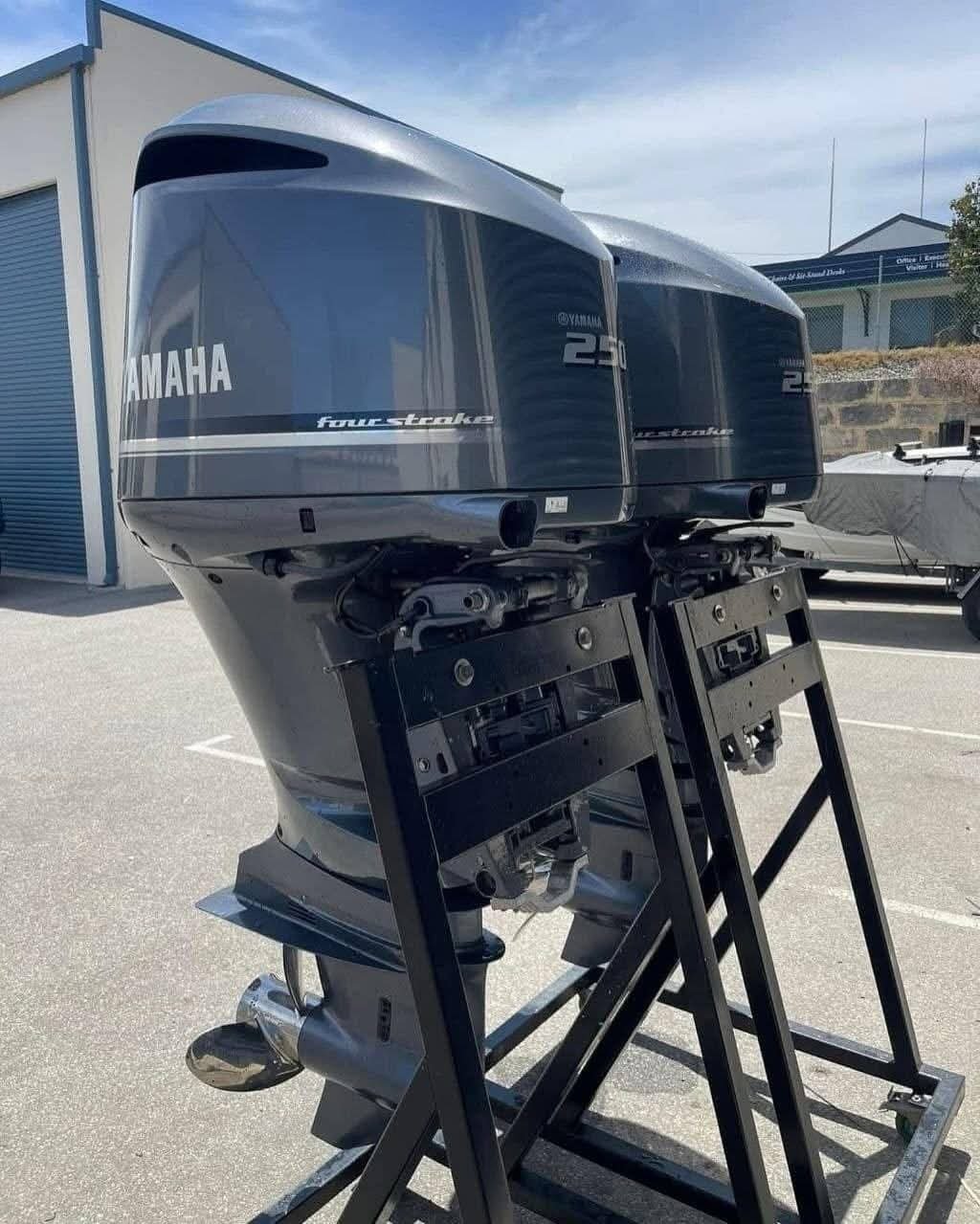 2022 Yamaha F250 4.2L V6 250 HP outboard - Image 5