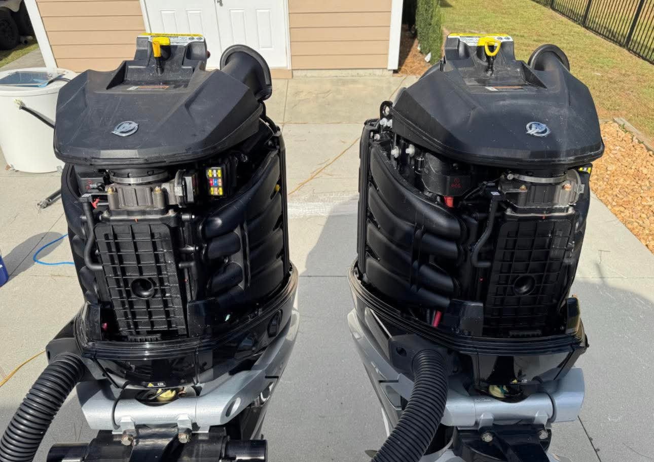 2025 Twin Mercury V-8 Verado 300 HP - Image 6